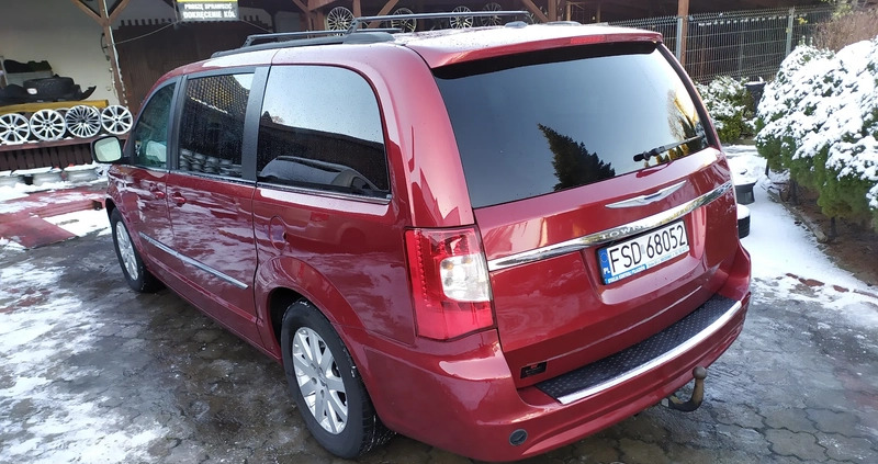 Chrysler Town &amp; Country cena 54000 przebieg: 269996, rok produkcji 2013 z Drezdenko małe 631